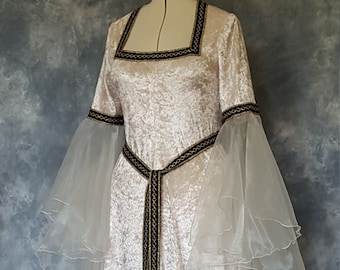 Renaissance Gown,Medieval Dress,Gothic Gown,Hand Fasting Dress,Pagan Dress,Pre Raphaelite Gown,Robe Elfique,Halloween Dress,Gwyneth