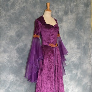 Bella, a Medieval, Pre-Raphaelite, Celtic, Renaissance, Pagan Gown suitable for hand fasting ceremonies.