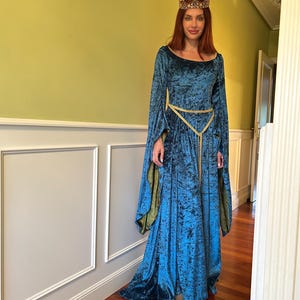 Ellen ein Elegantes Mittelalterliches Kleid im Präraffaeliten Stil Bild 1