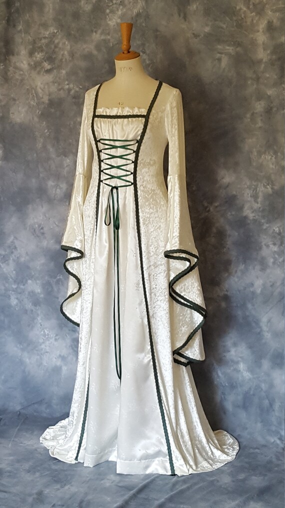 Robe médiévale 2025