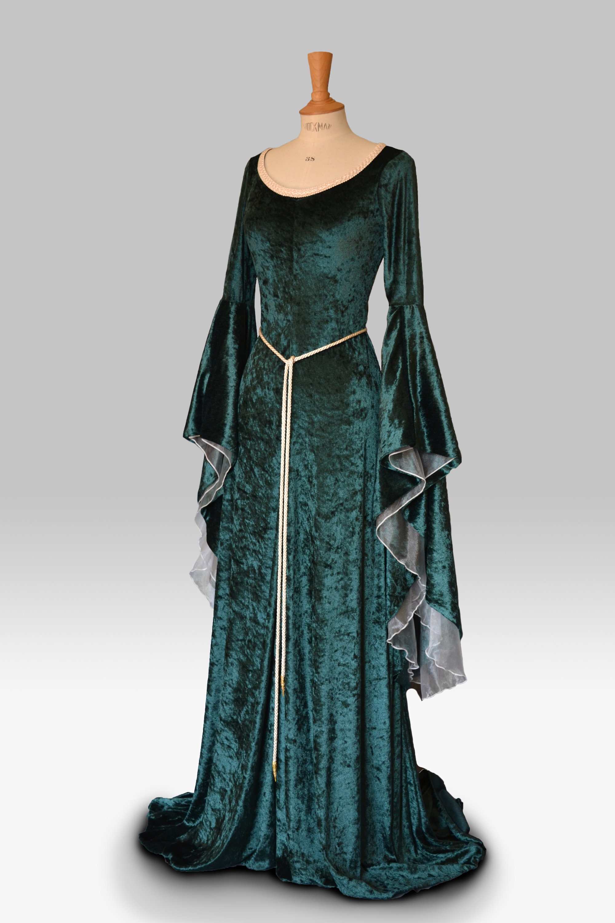 Medieval Gothic Dress | sites.unimi.it