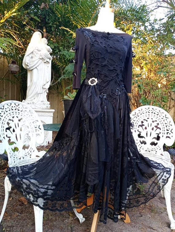 gypsy black dress One Of A Kind Buckled Sleeve JET Gothic Goth Bridal Wedding Gown Evening Boho Bohemian Witchy Vintage Antique Textiles S-M Elegant Strapless Red And summer looks fb Size:M-L Has a fabric belt