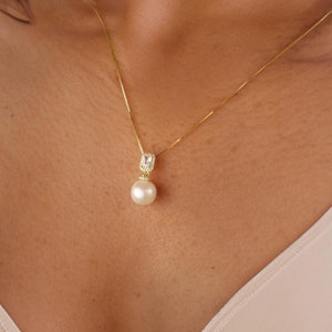 Minimalist Freshwater Pearl Necklace, Sterling Silver Bridal necklaces, Gold Bridal necklac Wedding Bridesmaid Gift Birthday Mothers Day
