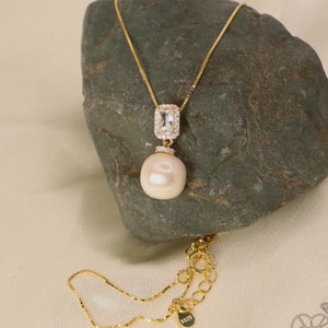 Minimalist Freshwater Pearl Necklace, Sterling Silver Bridal necklaces, Gold Bridal necklac Wedding Bridesmaid Gift Birthday Mothers Day