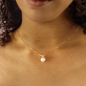 Minimalist Freshwater Pearl Necklace, Sterling Silver Bridal necklaces, Gold Bridal necklac Wedding Bridesmaid Gift simple necklace Birthday