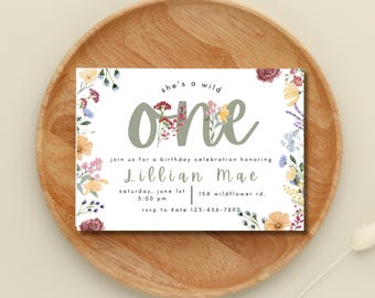 Invitación de primer cumpleaños "Ella es una salvaje" / Invitación digital de primer cumpleaños con flores silvestres / Invitación editable / Invitación bohemia con flores silvestres