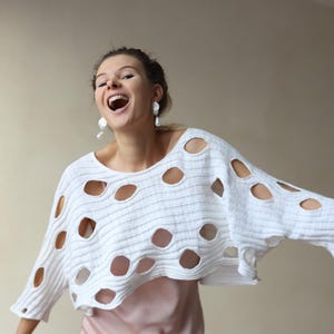 Vintage white knitted hole long sleeve cropped sweater top
