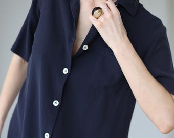Vestido camisero sencillo azul marino vintage midi