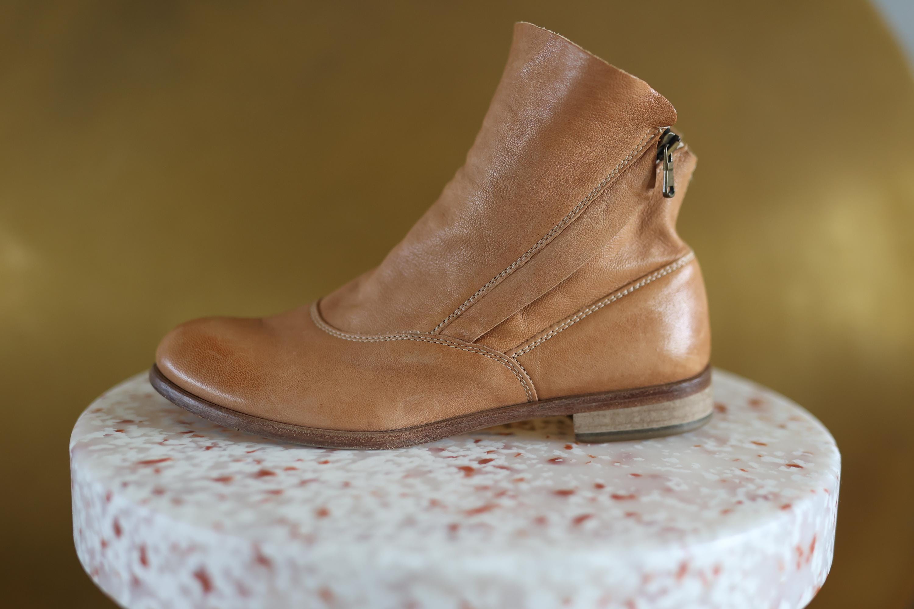 靴 vintage boots made in italy Italian Vintage Beige Leather Double Zip Ankle Boots 39 - Etsy