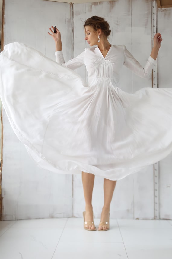 40s Vintage White Long Sleeve Fitted Top Extra Full Skirt Dress Gown Xs
