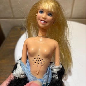 La poupée Barbie MILEY CYRUS Hannah Montana chante en se balançant autour de l'arbre de Noël 2007 image 8