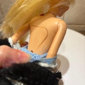 La poupée Barbie MILEY CYRUS Hannah Montana chante en se balançant autour de l'arbre de Noël 2007 image 7