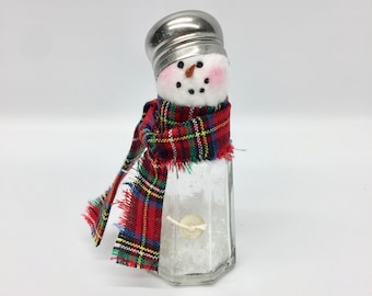 Salt Shaker Snowman | Christmas decoration | Winter decoration | Glass Snowman | Snowman decor