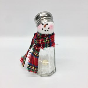 Salt Shaker Snowman | Christmas decoration | Winter decoration | Glass Snowman | Snowman decor |