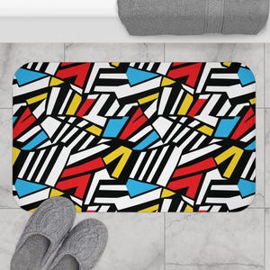 Pop Art Bath Mat, Colorful Retro Bathroom Rug, Bright Geometric Design Shower Mat, Fun Pattern Decorative Floor Mat, Funky Bath Rug