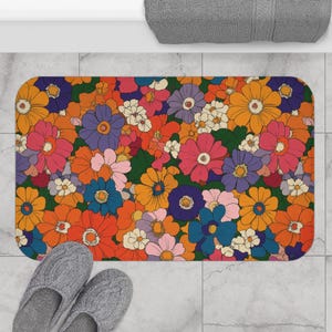 70&#39;s Floral Bath Mat, Flowers Bathroom Rug, Unique Design Shower Mat, Fun Decorative Floor Mat, Vibrant Flowers