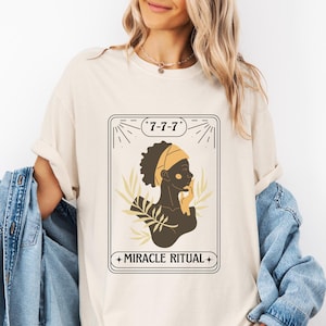 Comfort Colors® spirituele tarot kaarden tshirt, uniseks tarotkaart hippie shirt, cadeau voor T. mystiek ritueel T-shirt, mystiek T-shirt, boho