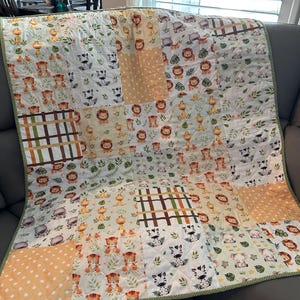 Safari friends crib baby quilt