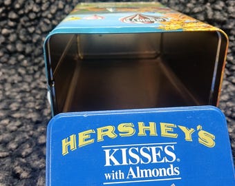 Hershey's Hometown series canister # 11