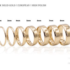 Könnte beinhalten: Eine Sammlung von sieben Ringen aus 10K massivem Gold mit Hochglanzpolitur, in einer Reihe angeordnet mit Breiten von 2mm bis 8mm. Der Text 10K SOLID GOLD | EUROPEAN | HIGH POLISH ist oben sichtbar, und jeder Ring ist mit 10K markiert.