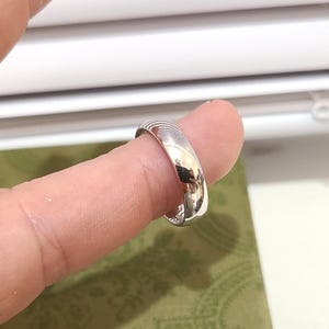 14 kt witgouden band 5 mm lage koepel trouwring • Trouwring heren en dames • Hoogglans gepolijst • Comfortabele pasvorm • Massief goud Gratis gravure