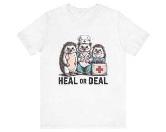Camiseta unisex de manga corta de jersey l trabajo sanitario l camiseta de médico l camiseta de enfermera l regalo para él o