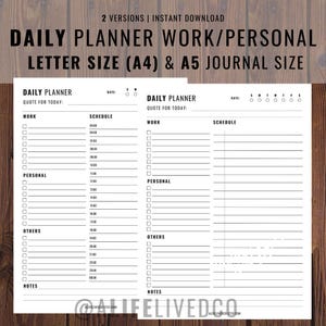 Może przedstawiać: Czarno-biały, drukowany planer dzienny z sekcjami na pracę, sprawy osobiste i inne. Planer zawiera miejsce na cytat dnia i harmonogram z przedziałami czasowymi od 5:00 rano do północy. Planer jest dostępny w formacie listowym (A4) i formacie dziennika A5.