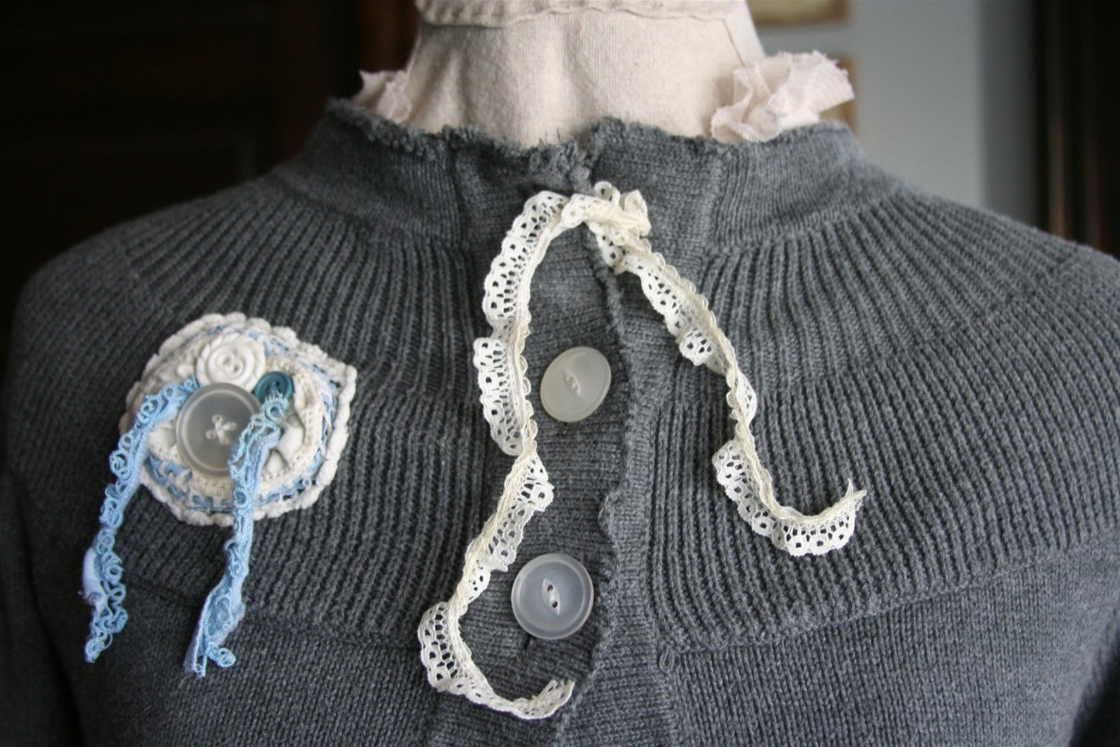 Prim and Proper Sweater Large Cardigan Grey Bird Dove Applique - Etsy