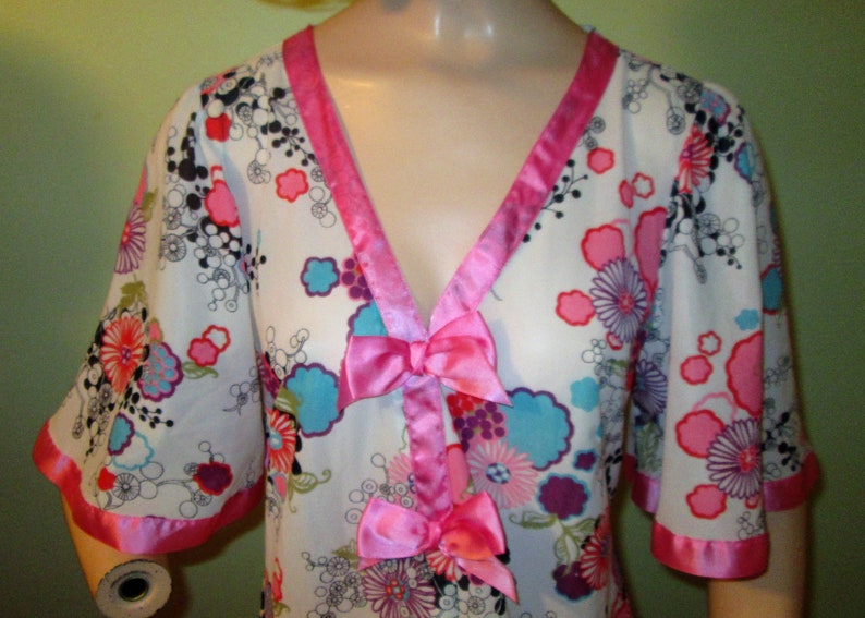 Vintage 1960s Saxon Lingerie Made in England Nylon Robe with Fluttery Sleeves Bows bust Floral Sale