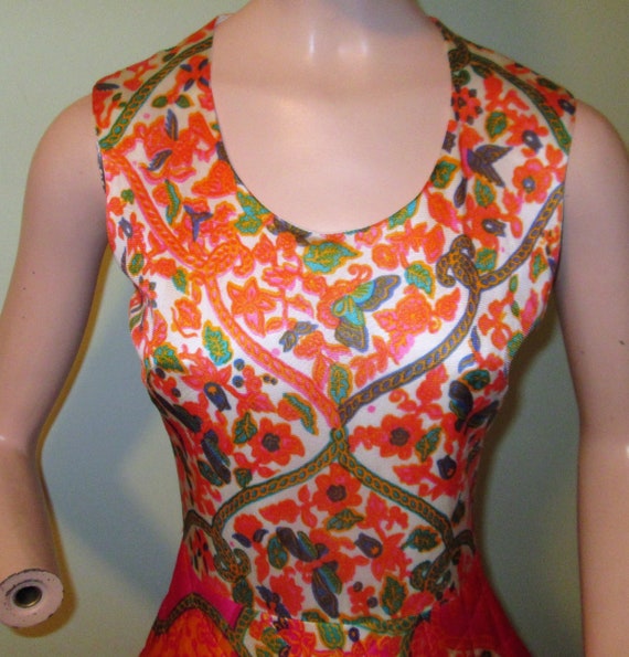 Vtg. 1960s Colourful Sleeveless Elegant Miss of C… - image 3