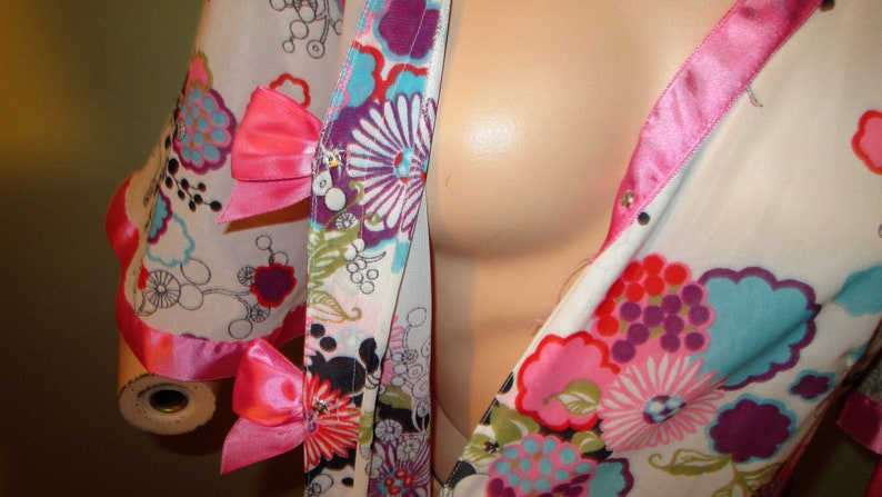 Vintage 1960s Saxon Lingerie Made in England Nylon Robe with Fluttery Sleeves Bows bust Floral Sale