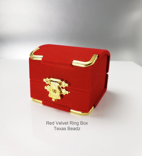 red engagement ring box