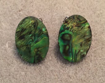 Abalone vert plat ovale boucles d’oreilles clip-on