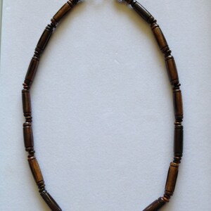 Men&#39;s choker made of animal horn