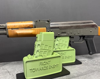 Claymore-Inspired Rifle Display Stand for AK & AR-15/M4