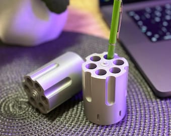 Portapenne a forma di cilindro di revolver – Organizer da scrivania stampato in 3D