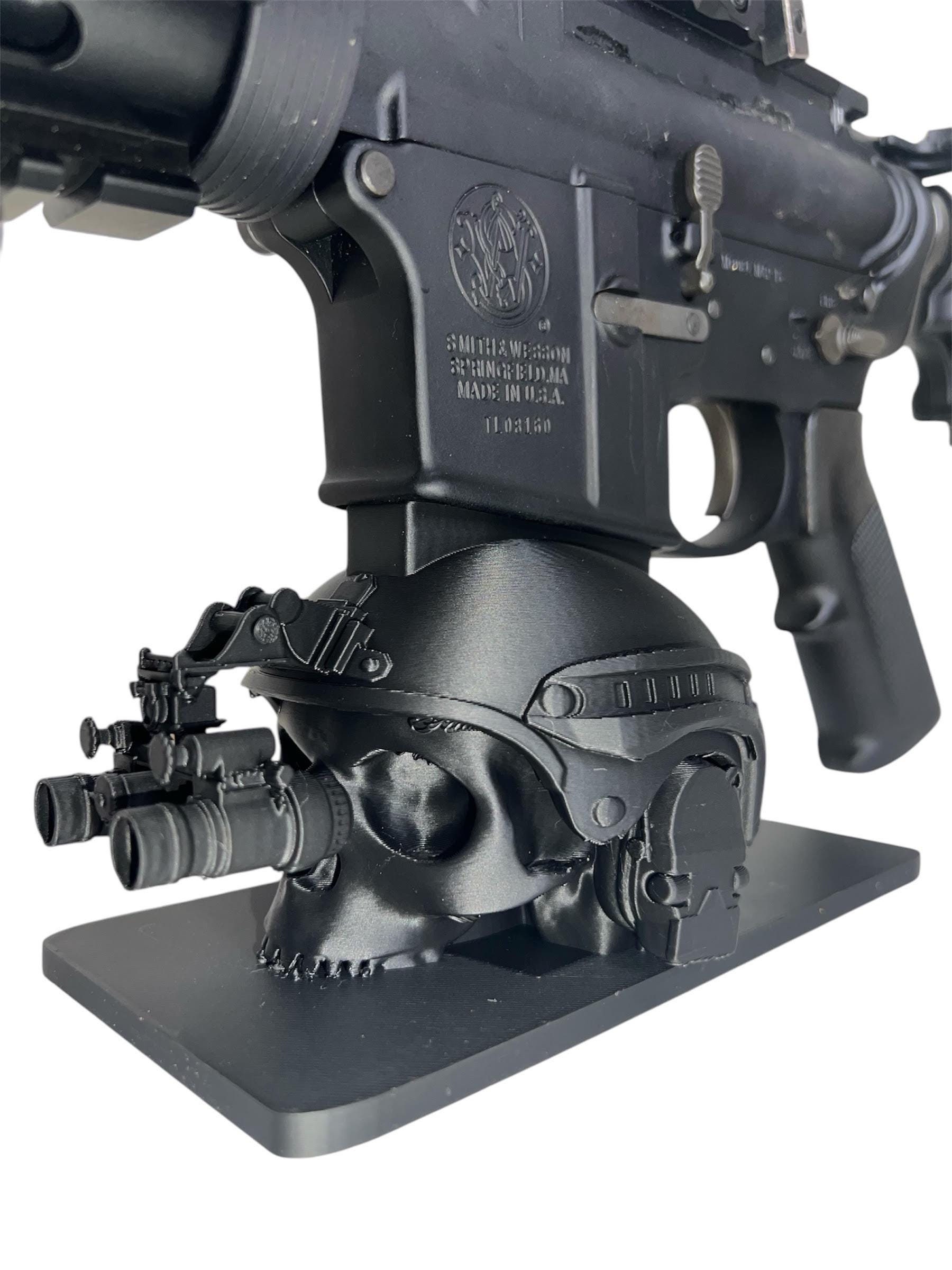 Tactical Skull Gun Stand – AR-15 Display Mount | 3D Printed Rifle