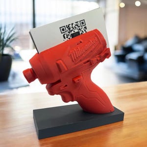 Tarjetero Milwaukee Tool: organizador de escritorio impreso en 3D para profesionales y mecánicos