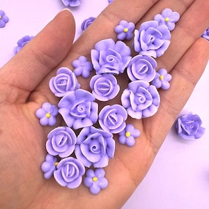 30 Lavender Icing Flowers  - Royal Icing Flowers - Cake Toppers - Purple Flowers - Sprinkles - Sugar Flowers - Cupcake Toppers - Edible