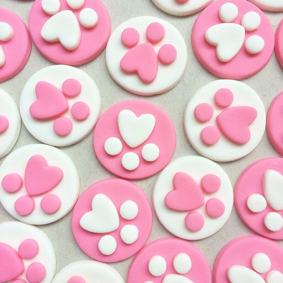 12 Paw Print fondant mini cupcake toppers Puppy party | Etsy