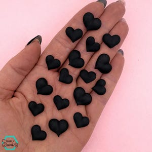 24 cœurs en glaçage noir : décorations comestibles en sucre anti-Saint-Valentin