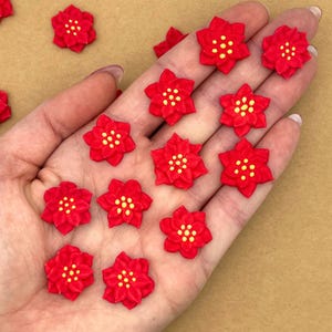 12 mini poinsettias glaçage rouge - glaçage royal - fleurs de Noël - cadeau de Noël - décorations de cupcakes - décorations comestibles - Simply Sucre