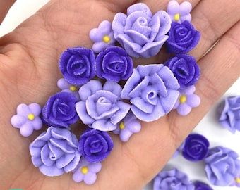 30 Royal Violette Zuckergussblüten: Essbare Cake Topper