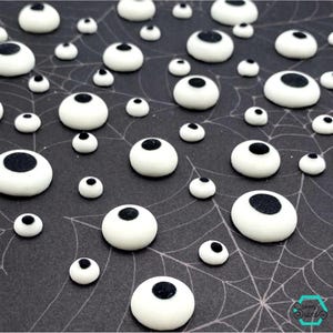 57 Mini Icing Eyeballs - Candy Eyeballs - Halloween Party - Halloween Decorations - Halloween - Halloween Cake - Candy Sprinkles - Halloween