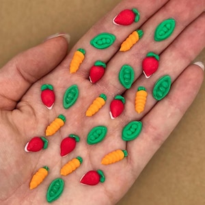 24 Mini Veggies - Icing Shapes  - Royal Icing Vegetables - Vegetable Garden - Farmers Market Party - 1st Birthday - Edible