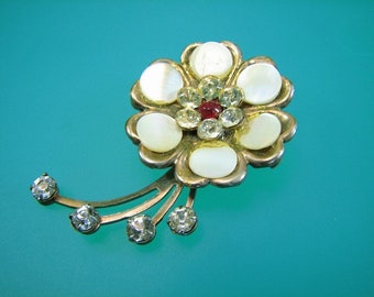 Art Deco Revival Mother of Pearl Heart Flower Brooch Pin - Vintage vc125