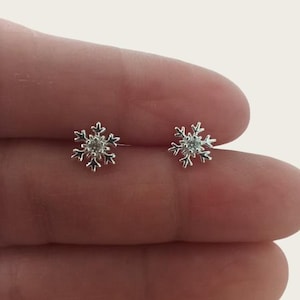 Sterling silver earrings,snowflake earrings,Cartilage Earring,Helix Earring Helix Piercing Cartilage stud Cartilage,Piercing