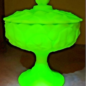 Fenton Uranium Satin Lime Sherbet Water Lily Candy Dish Compote Geiger Checked