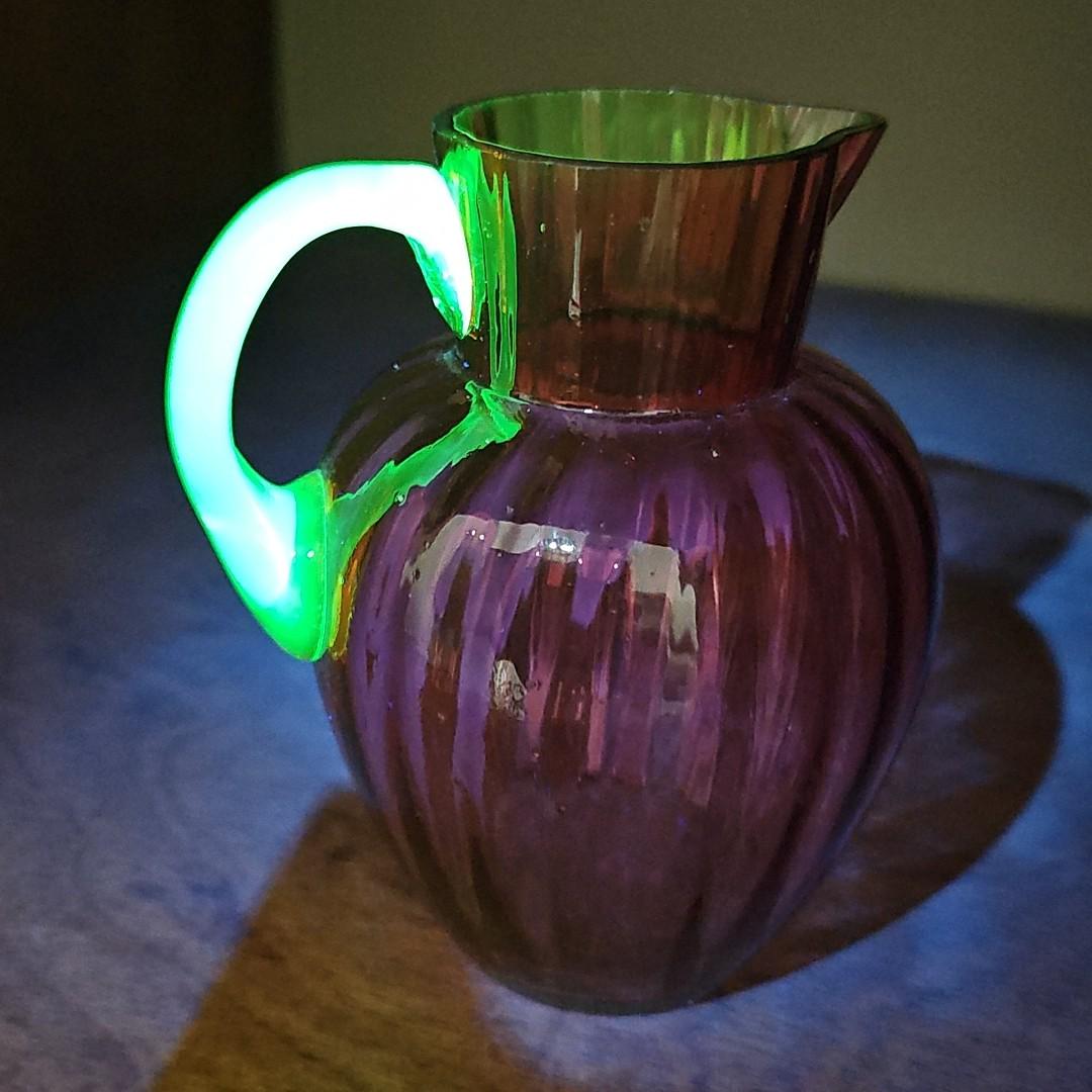 ウランガラスハンドル付きクランベリーガラス 1890年代 コレクターズ