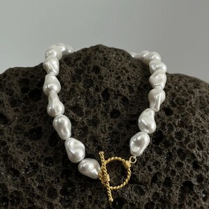 Baroque Pearl Necklace - Chunky Pearl Choker with Gold Toggle Clasp - Freshwater Pearl Jewelry - Statement Pearl Necklace - Gift for Her